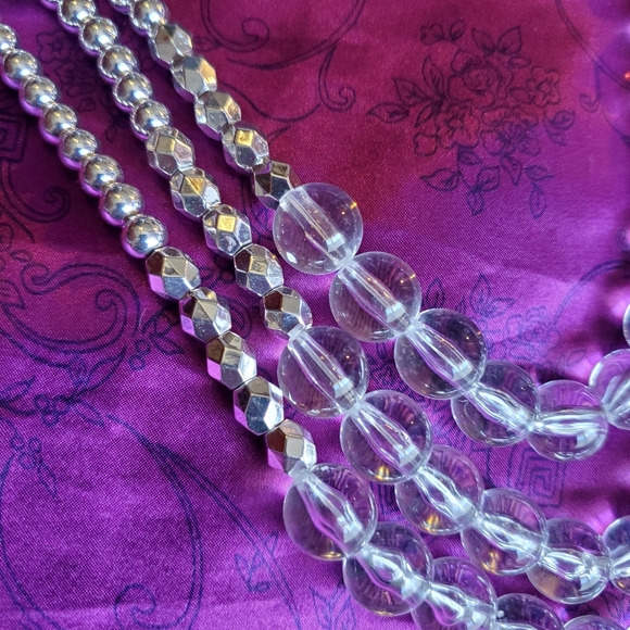 Liz Claiborne Necklace NWT - Picture 2 of 3